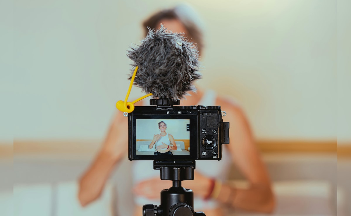 Chinese Cosplayer Dies After Saying She Hadn't Eaten For Two Days On Livestream