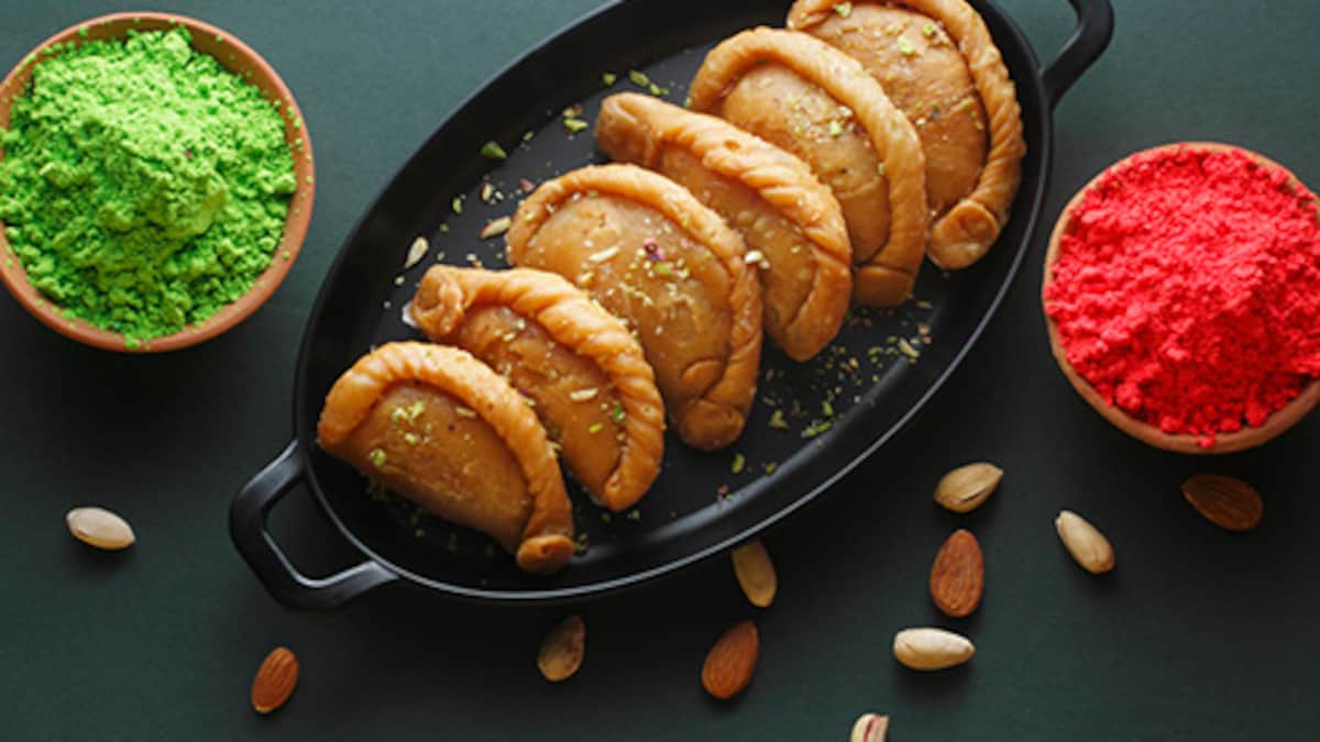 5 Smart Ways To Make Healthier Gujiya