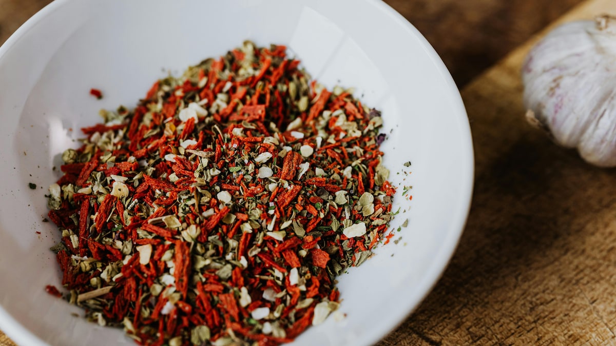 Seasoning vs. Flavouring: Whats The Difference?