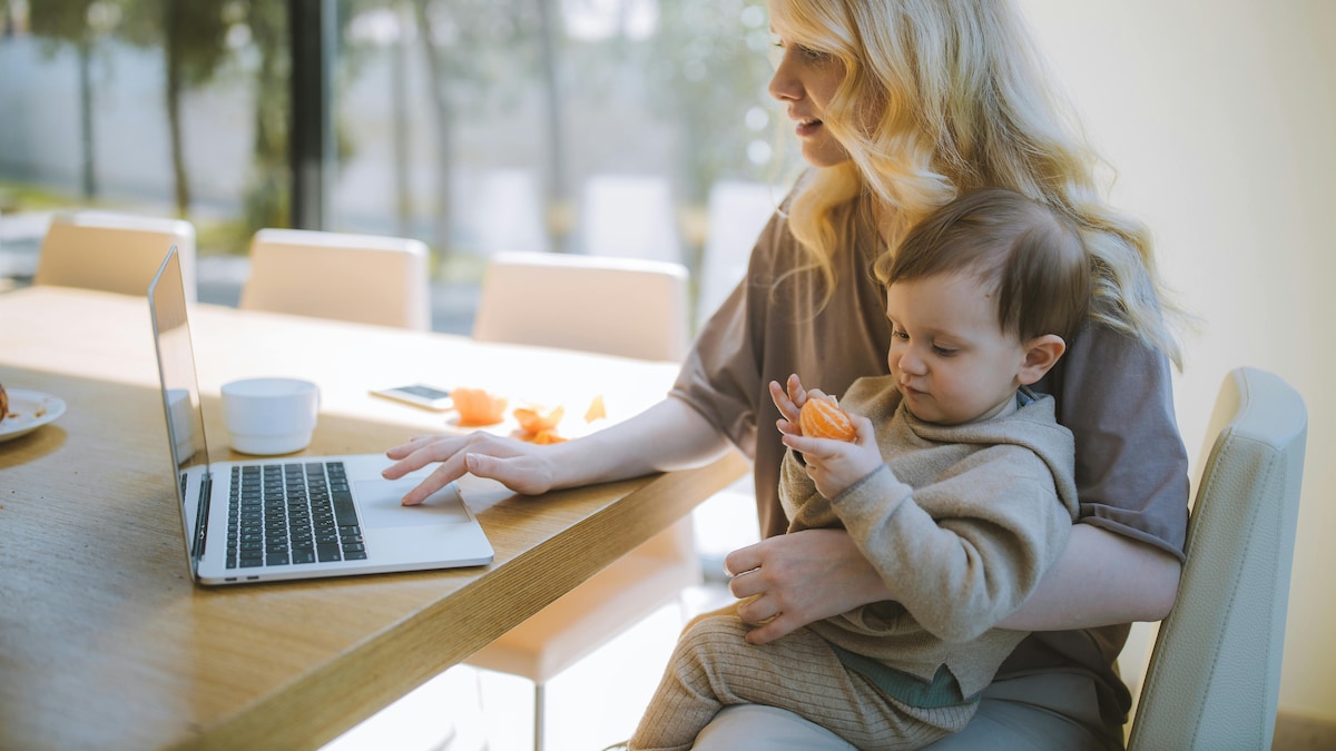7 Smart And Healthy Eating Hacks For New Mothers At Work
