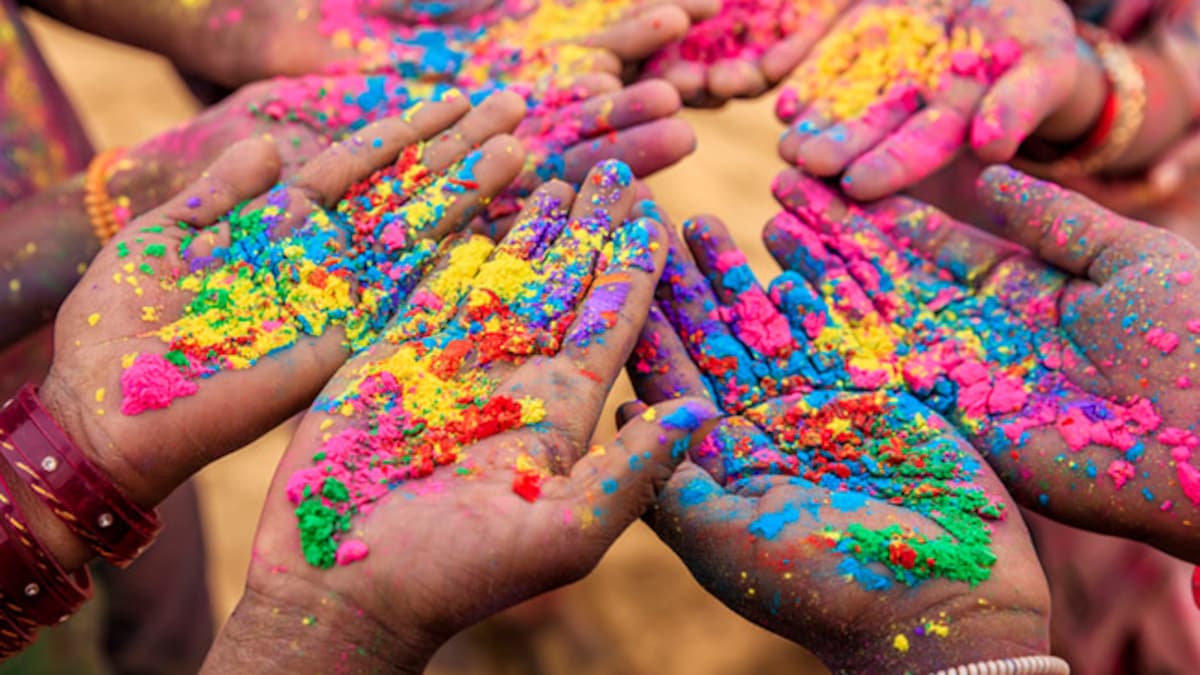 Holi 2025 Special: 5 Delicious Desi Desserts You Can Make With A Glass Of Thandai