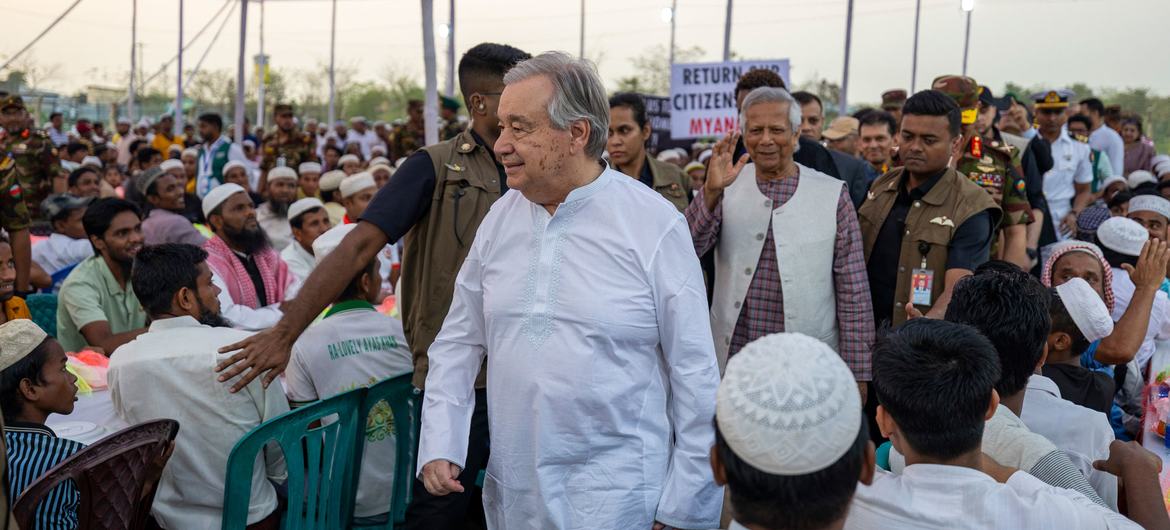 UN Secretary-General António Guterres joins Rohingya refugees in Cox’s Bazar, Bangladesh, for Iftar. UN Secretary-General António Guterres joins Rohingya refugees in Cox’s Bazar, Bangladesh, for Iftar.