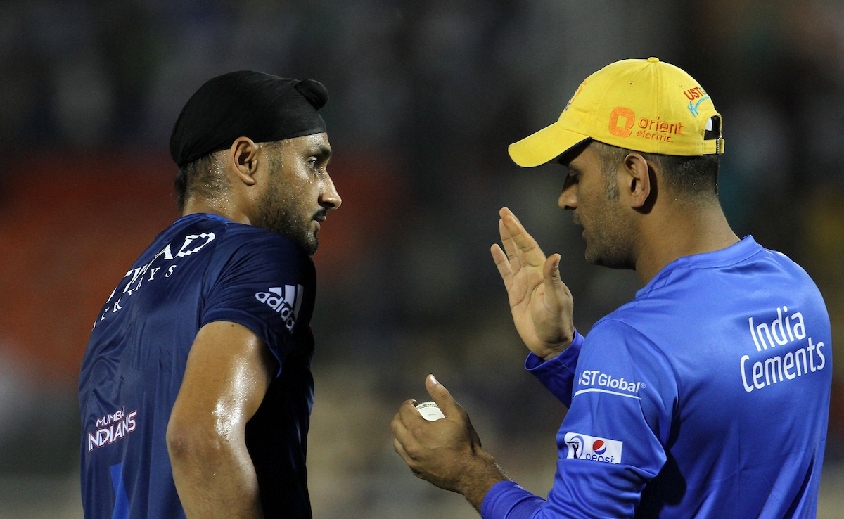 Harbhajan Singh Asked MS Dhoni About IPL Preparation At 43, Left Stunned By His Fitness