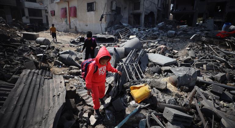 Exhausted Gazans wake from another night of Israeli bombing: UN aid teams