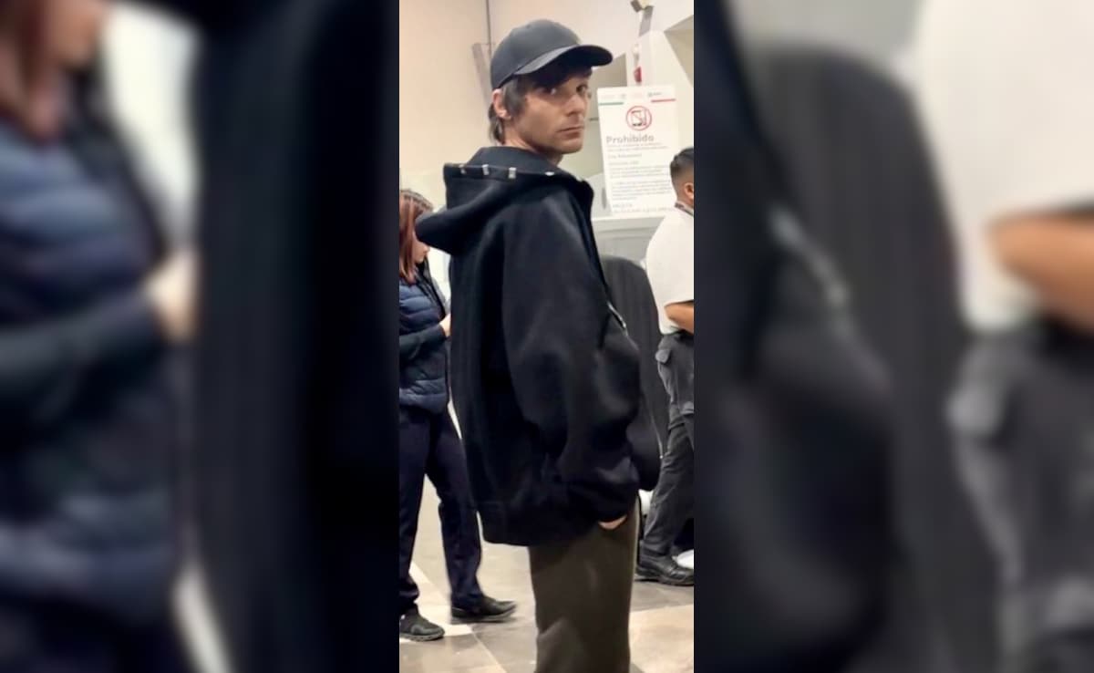 Former One Direction Member Louis Tomlinson Arrives In Mumbai. Watch