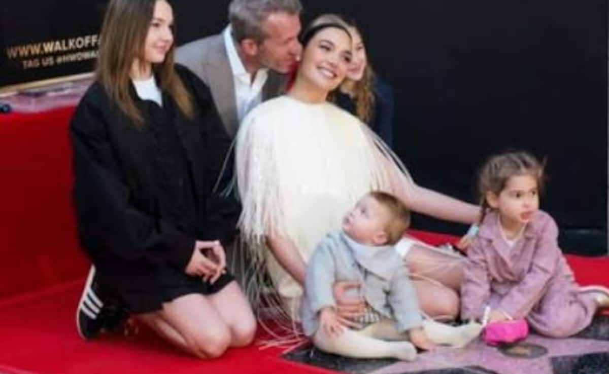 Gal Gadot Honoured With Star On Hollywood Walk Of Fame