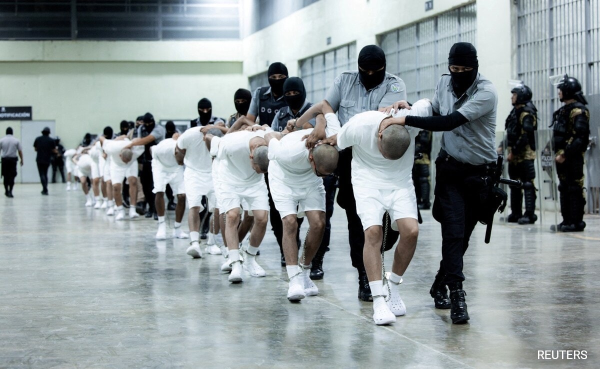 How Venezuelan Mothers Recognise Deported Sons Through Mega-Prison Footage