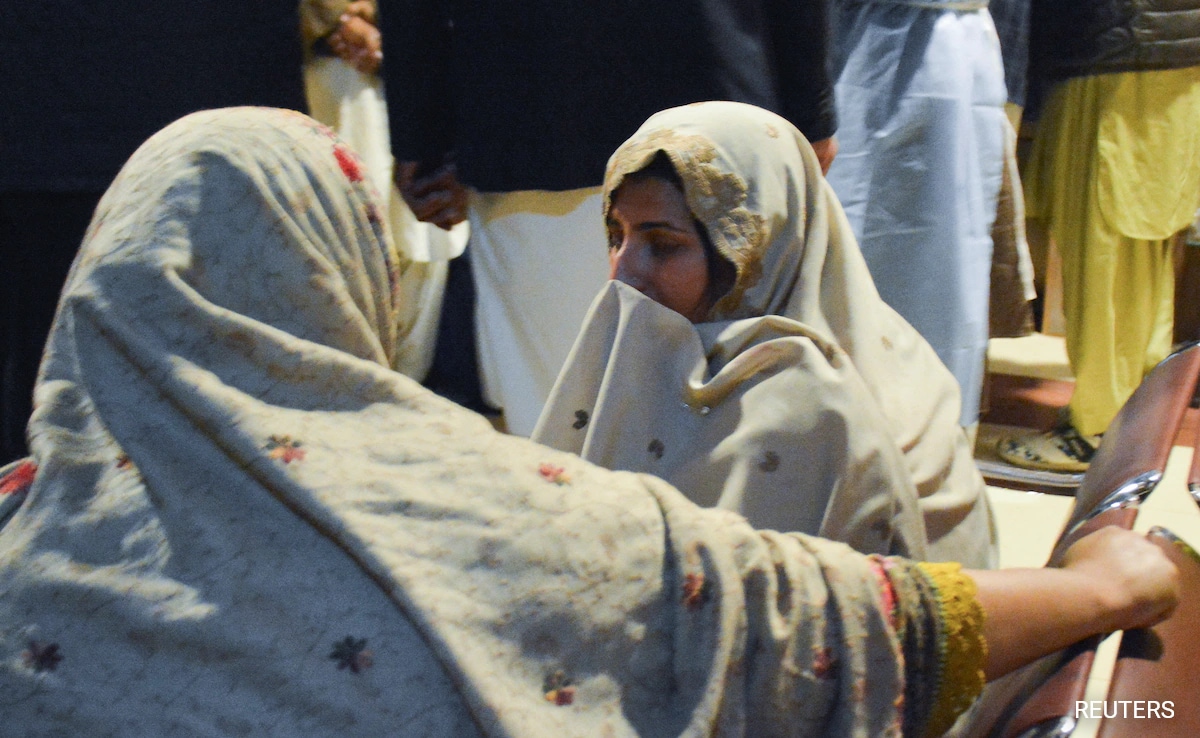 Passengers Describe Pakistan Train Hijack Scenes