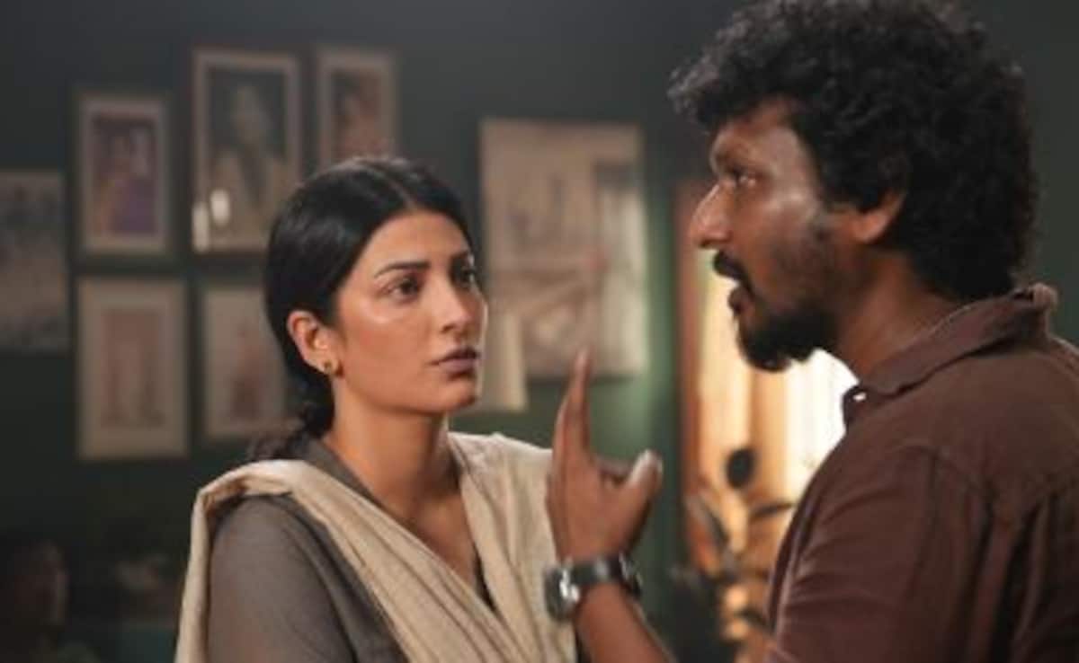 Shruti Haasan’s De-Glam Look Steals The Spotlight