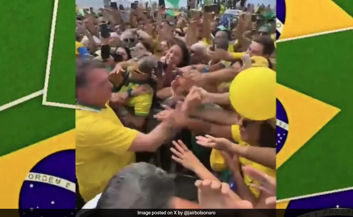 Thousands Show Support For Coup-Accused Bolsonaro At Rio Rally