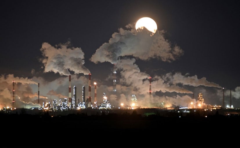 US Sanctions China-Based Refinery That Purchased Oil From Houthi-Linked Ships