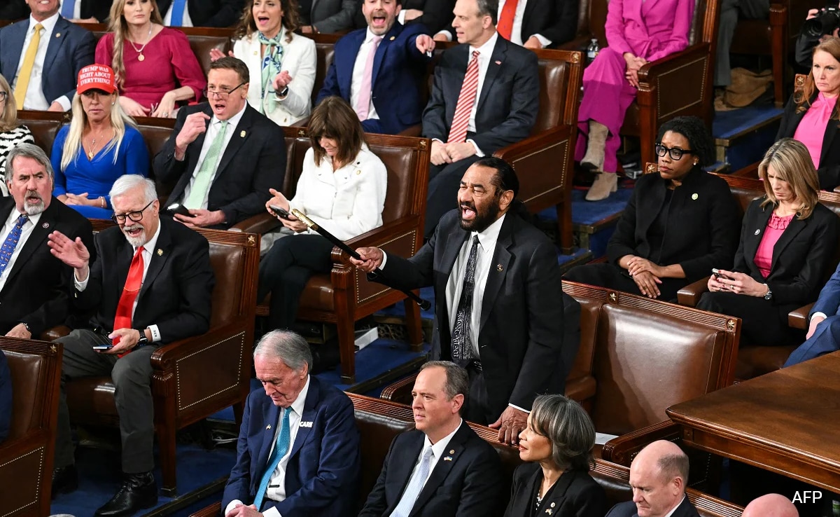 US Senator Kicked Out Of Trump Address