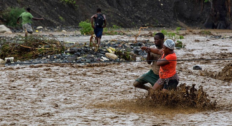 World News in Brief: Global investment plunges, hurricane season in Haiti, rising cholera and hunger in South Sudan