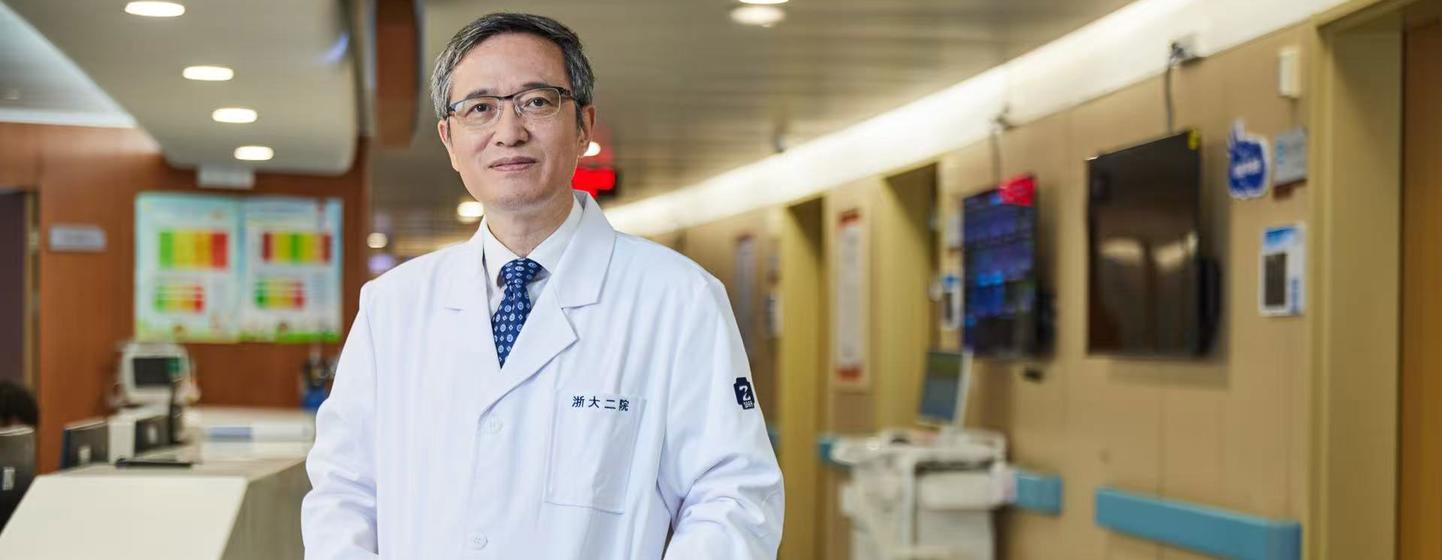 Dr Chen performed emergency lung transplants on critically ill COVID patients and now advocates for global cooperation and fair access to care. Dr Chen performed emergency lung transplants on critically ill COVID patients and now advocates for global cooperation and fair access to care.