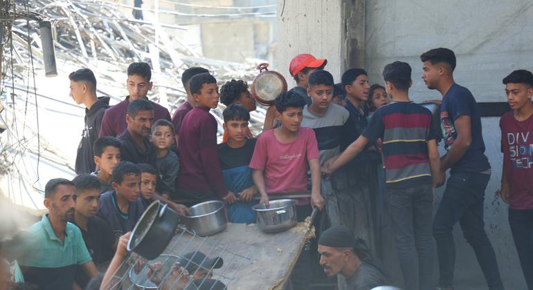 Gaza: UNICEF mourns seven children killed queuing for water