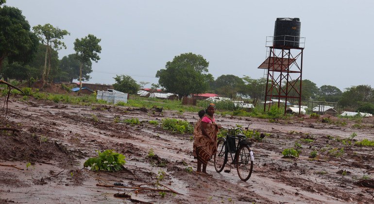 Violence in northern Mozambique forces thousands to flee, straining aid efforts