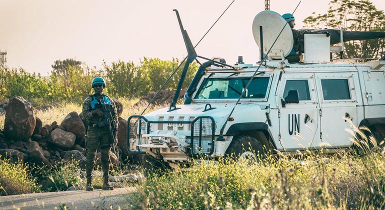 Israeli air strikes in south Lebanon violate UN resolution