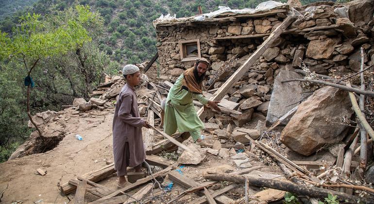 Taliban internet blackout leaves Afghans in limbo while needs surge