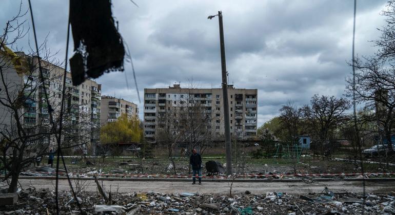 Ukraine: ‘This war needs to end,’ Türk tells UN Human Rights Council