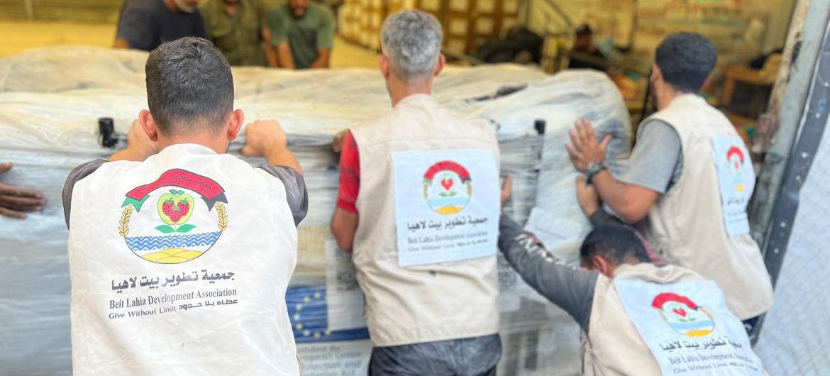 BLDA teams prepare tents for displaced families across Gaza, offering essential support to those seeking safety. BLDA teams prepare tents for displaced families across Gaza, offering essential support to those seeking safety.