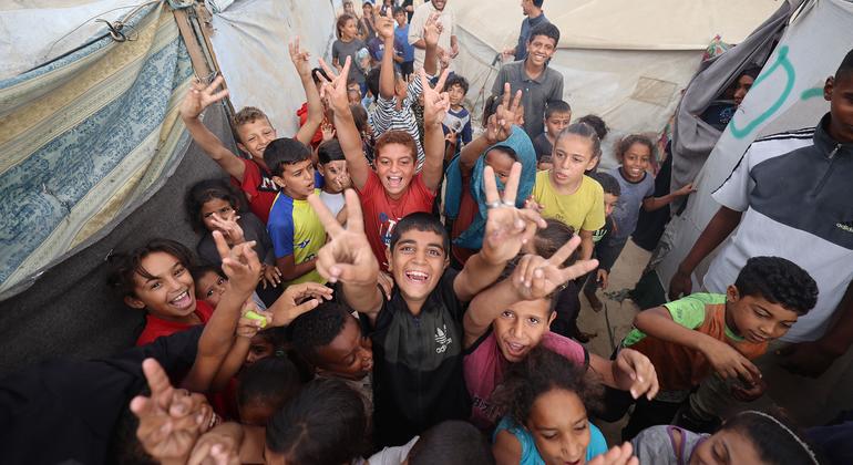 UN chief urges world leaders to ‘get priorities straight’ as New Year message calls for peace over war