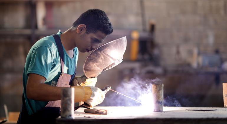 Global employment stable but decent jobs in short supply