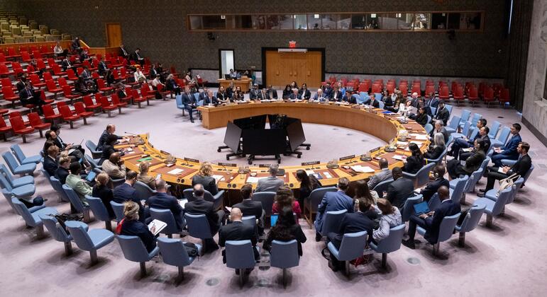 Security Council LIVE: Human cost of Ukraine war, a pattern that ‘defies’ international law, says senior UN aid official